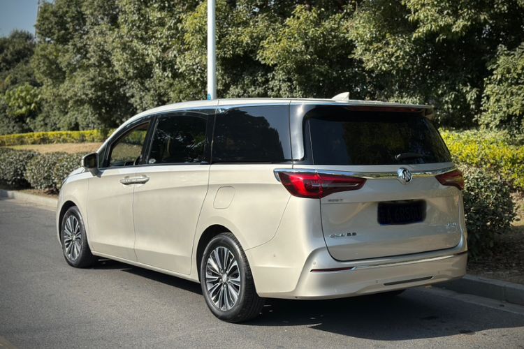 Used Buick GL8 2020 ES Land Cruiser 653T Luxury Model
