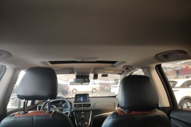 Used Buick Encore 2015 1.4T Automatic Two-Wheel Drive Urban Elite Version
