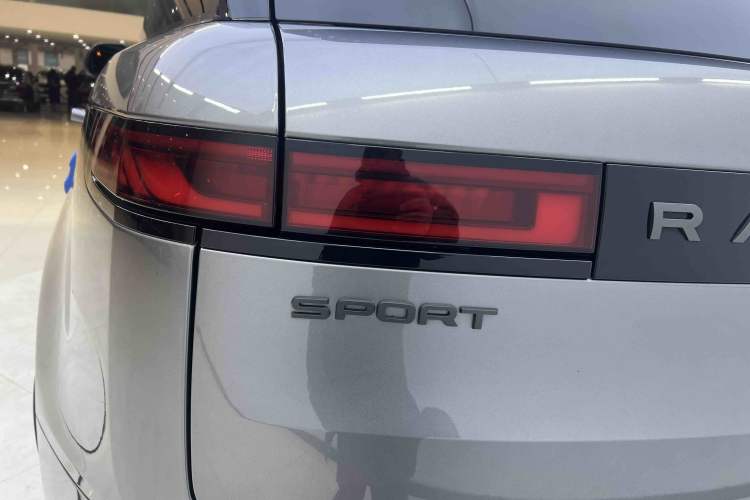 Used Land Rover Range Rover Sport 2023 400PS Dynamic SE
