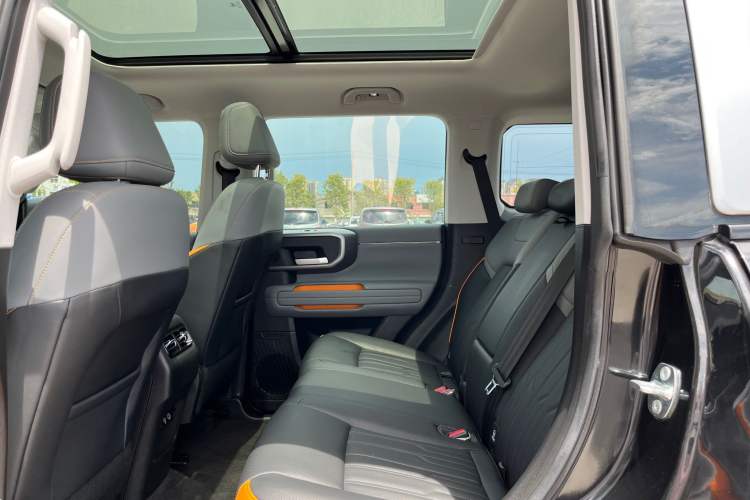 Used Beijing Auto BJ40 2024 2.0T All-New Urban Hunter Edition Chivalrous Style
