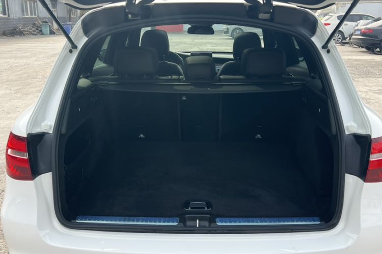 Used Mercedes-Benz GLC 2019 Facelift GLC 260 L 4MATIC Luxury Model
