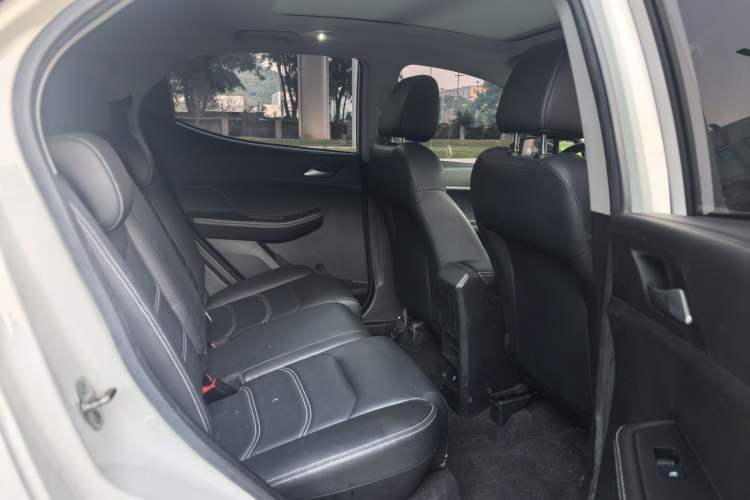 Used BYD Yuan New Energy 2019 EV360 Smart Connect Enjoyment Model
