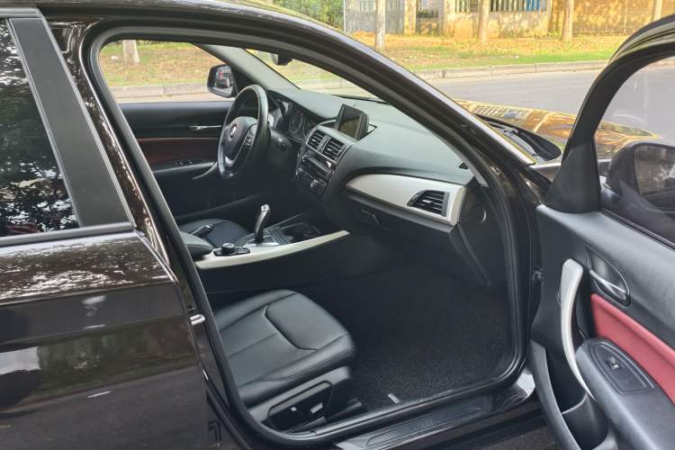 Used BMW 1 Series 2015 120i Leading Model
