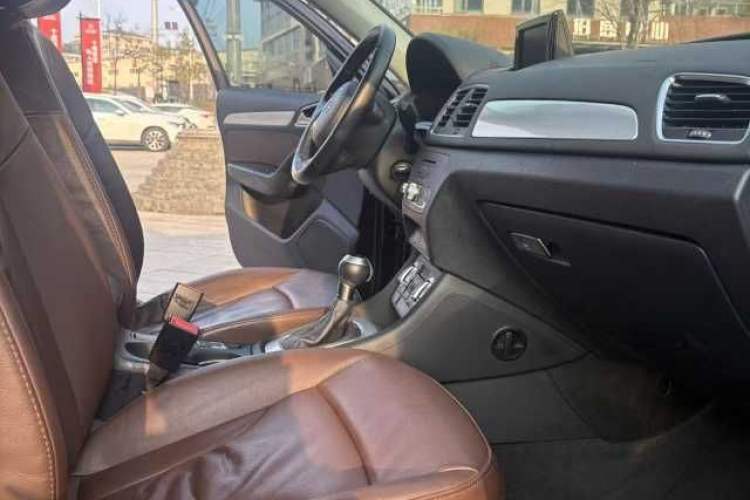 Used Audi Q3 2015 30 TFSI Comfort Model