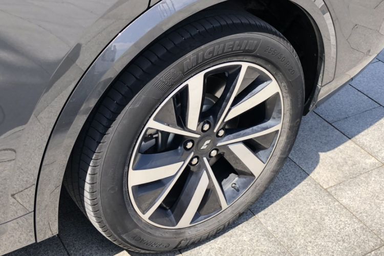 Used Li Auto L8 2023 Pro Model
