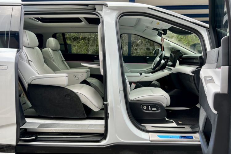 Used XPeng X9 2024 702 Ultra-Long Range Max