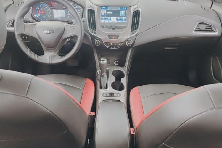 Used Chevrolet Cruze 2018 320 Automatic Pioneer Sunroof Edition
