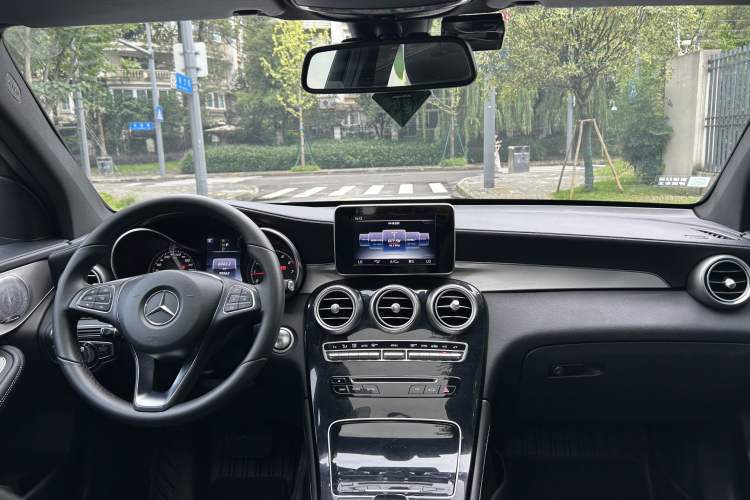 Used Mercedes-Benz GLC 2017 GLC 200 4MATIC
