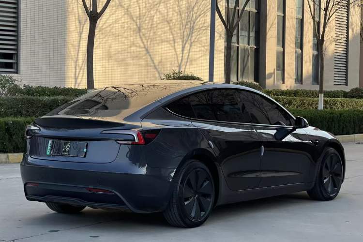 Used Tesla Model 3 2023 Rear-Wheel-Drive Version
