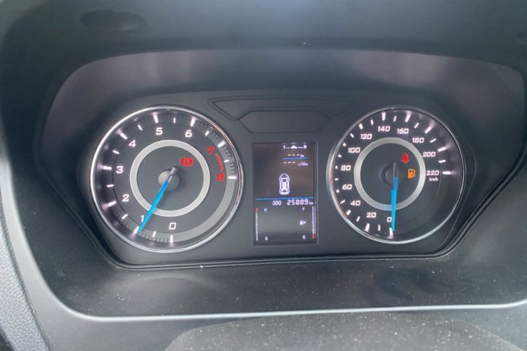 Used Soueast A5 Wing Dance 2019 1.5L Manual Luxury Version China V Standard
