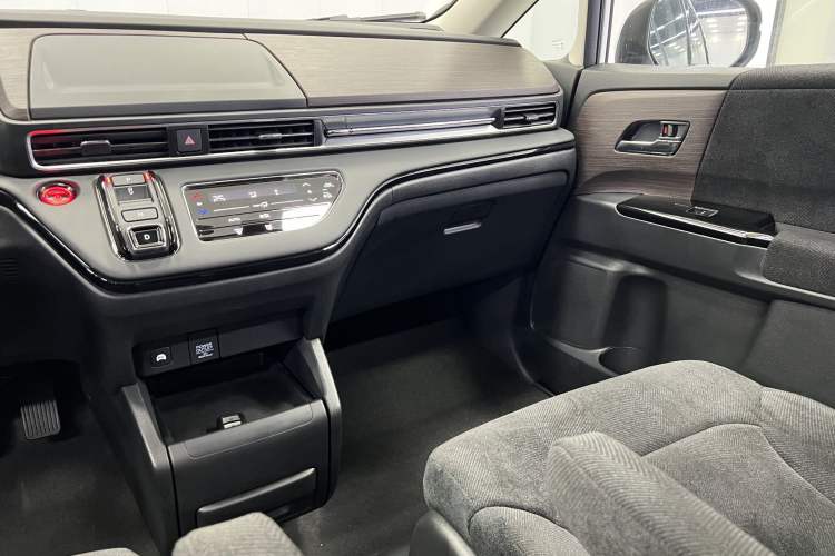 Used Honda Odyssey 2022 2.0L eHEV Sharp Enjoyment Edition
