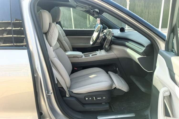 Used Nio ES8 2024 100kWh Signature Edition
