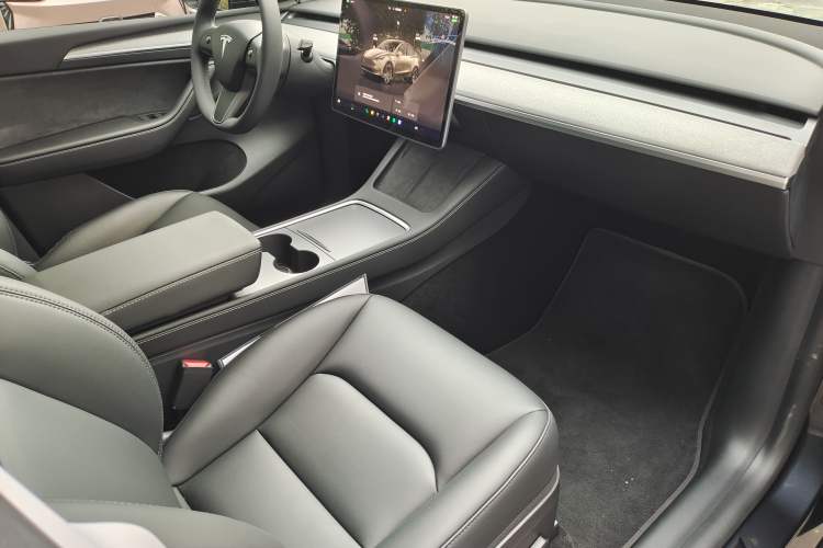 Used Tesla Model Y 2024 Rear-Wheel-Drive Version
