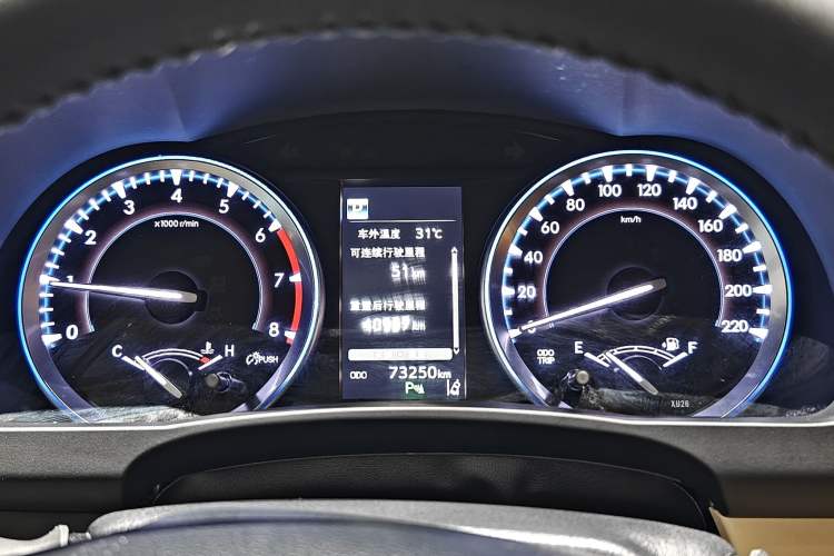 Used Toyota Highlander 2018 2.0T Four-Wheel Drive Luxury Version 7 Seats China VI Standard
