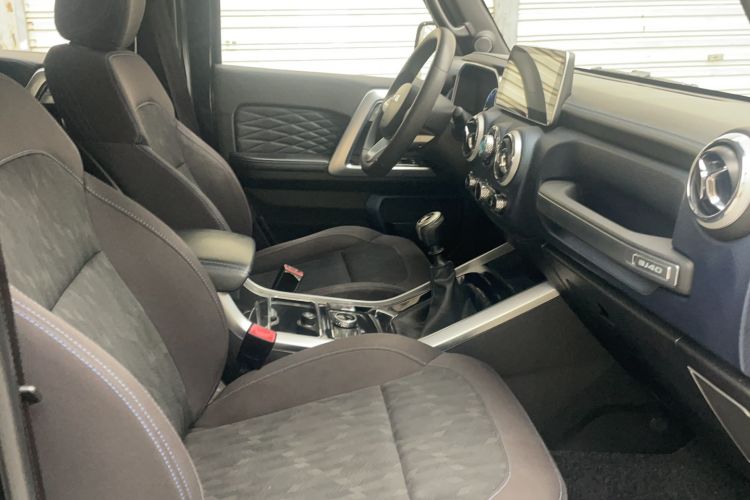 Used  BJ40 2018 2.0T Manual Diesel Four-Wheel Drive Prestige Edition
