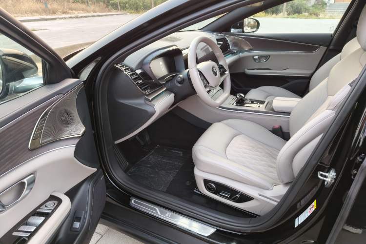 Used BYD Han 2025 EV with 701 km of Laser Radar-Enabled Intelligent Driving