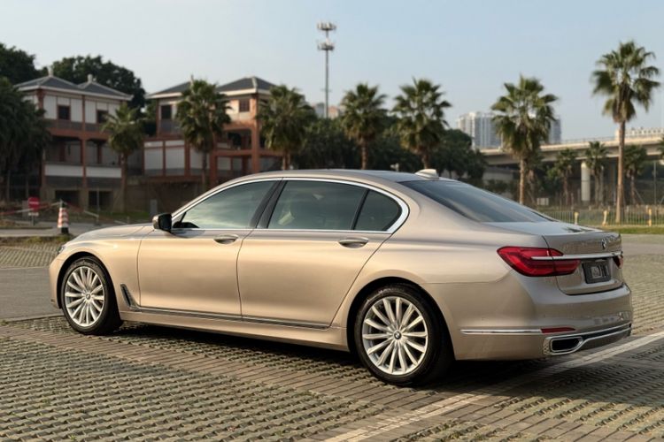 Used BMW 7 Series 2017 730Li Luxury Model
