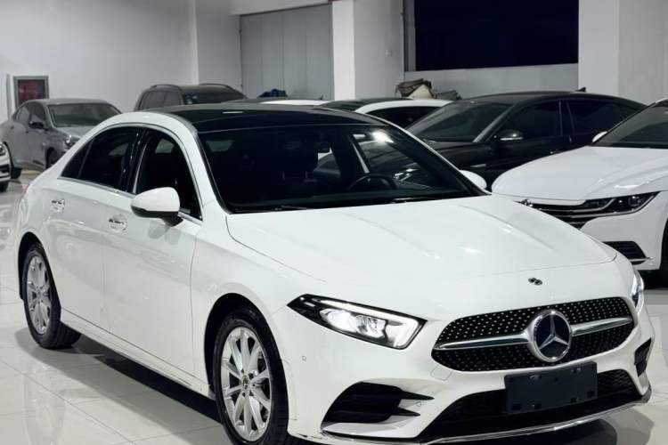 Used Mercedes-Benz A-Class 2021 A 200 L Sport Sedan Fashion Model

