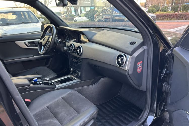 Used Mercedes-Benz GLK-Class 2015 GLK 260 4MATIC Dynamic Edition Ultimate Version
