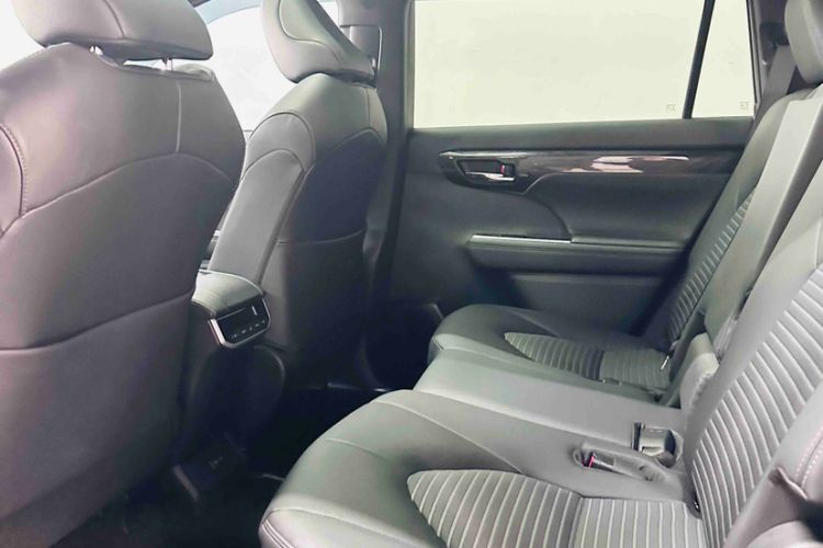 Used Toyota Crown Land Cruiser 2023 2.5L HEV Four-Wheel Drive Prestige Edition
