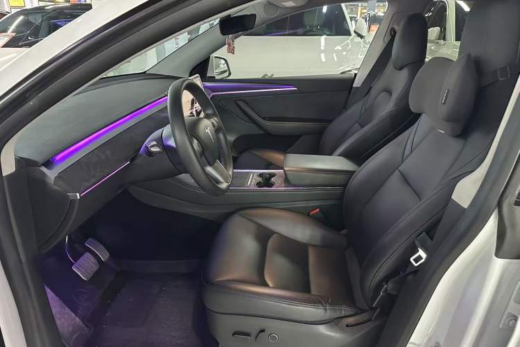 Used Tesla Model Y 2022 Long-Range All-Wheel-Drive Version
