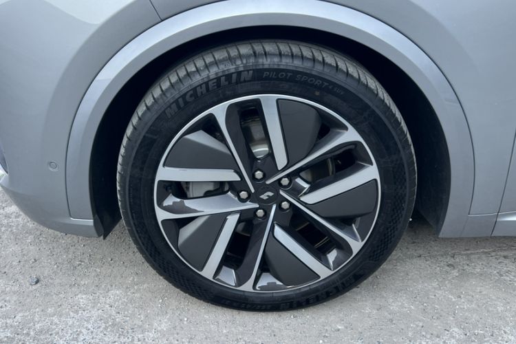 Used Li Auto L8 2023 Pro Model
