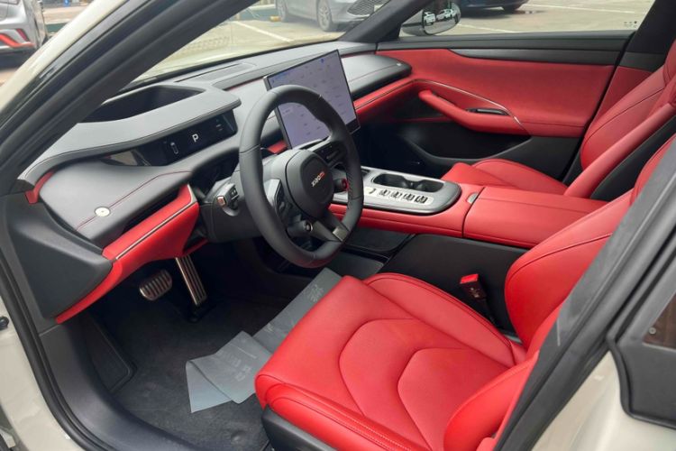 Used  SU7 2024 Four-Wheel Drive Ultra-Long Range Advanced Intelligent Driving Max Edition
