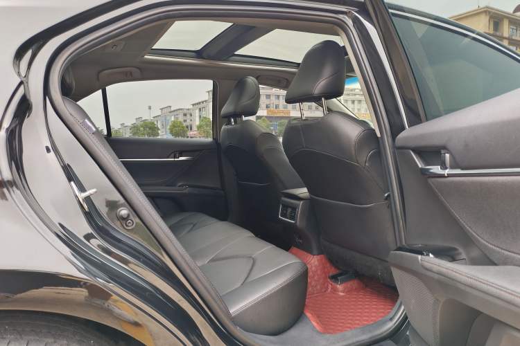 Used Toyota Camry 2021 2.5G Luxury Edition
