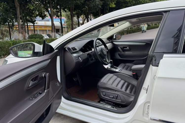 Used Volkswagen FAW-Volkswagen CC 2018 2.0 TSI Luxury Model
