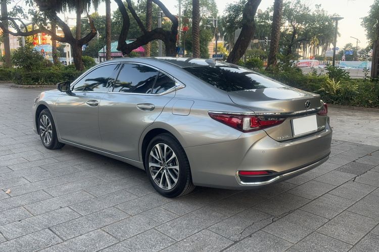 Used Lexus ES 2024 200 Premium Edition
