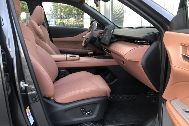 Used Changan UNI-Z New Energy 2024 Blue Whale Smart Electric iDD 125km Beyond Edition