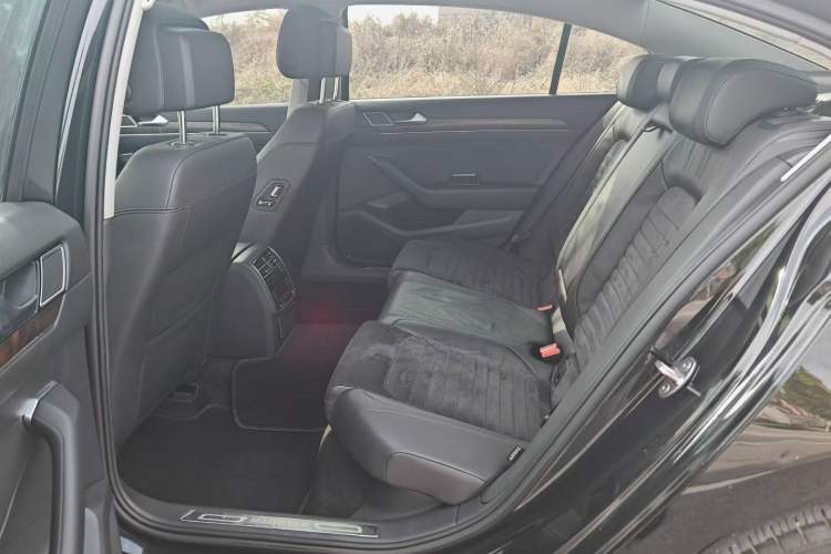 Used Volkswagen Magotan 2017 330TSI DSG Luxury Model
