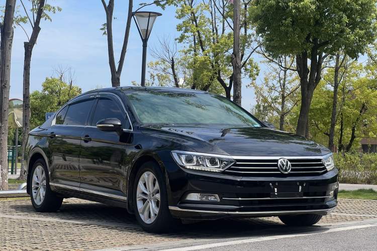 Used Volkswagen Magotan 2017 330TSI DSG Luxury Model
