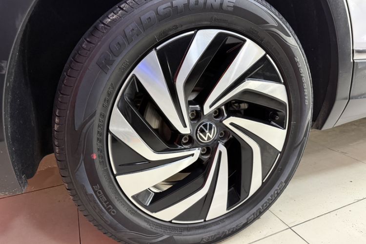 Used Volkswagen Tiguan L 2022 330TSI Automatic Two-Wheel Drive Smart Edition
