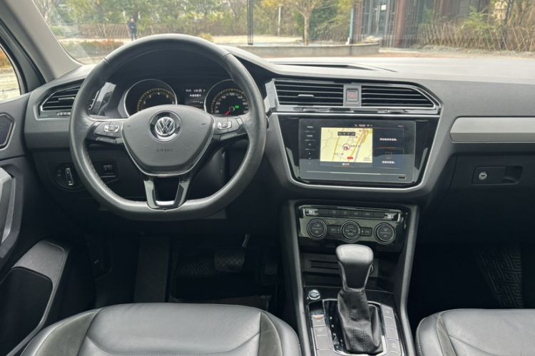 Used Volkswagen Tiguan L 2020 330TSI Automatic Two-Wheel Drive Panoramic Comfort Edition China VI Standard