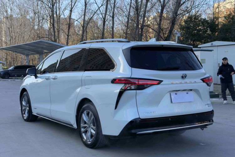 Used Toyota Sienna 2021 2.5L Hybrid Ultimate Edition
