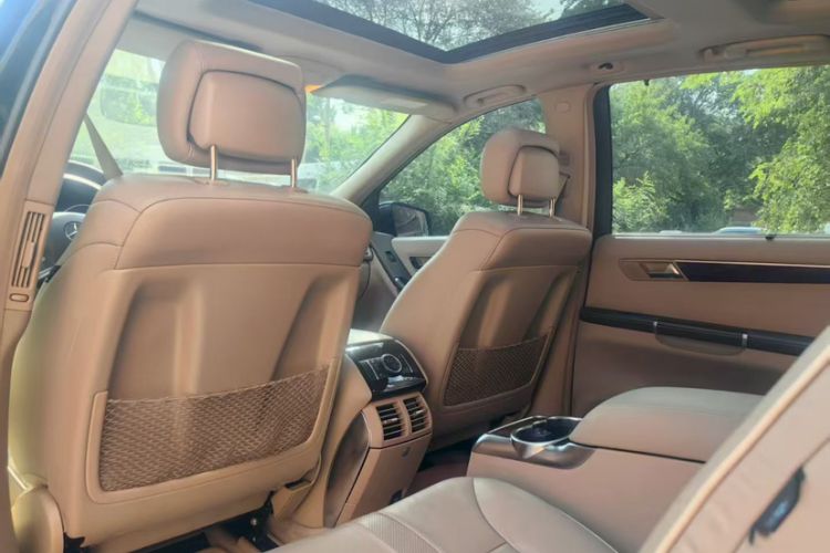 Used Mercedes-Benz R-Class 2011 R 300 L Luxury Model