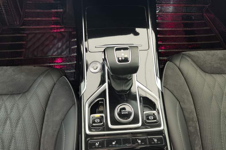 Used Hongqi HS5 2022 Revised Version 2.0T Smart Connect Flagship Edition
