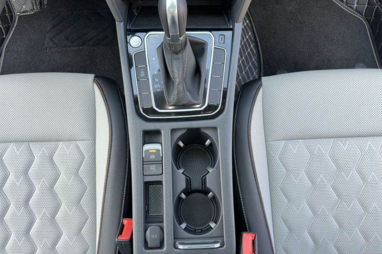 Used Volkswagen Magotan 2026 30 Million Vehicles Selected Model 380TSI DSG Luxury Edition
