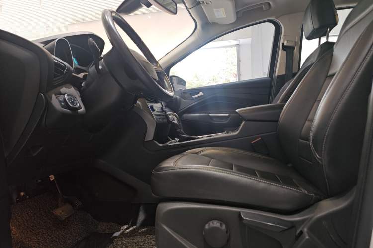 Used Ford Kuga 2018 EcoBoost 180 Two-Wheel-Drive Platinum Edition
