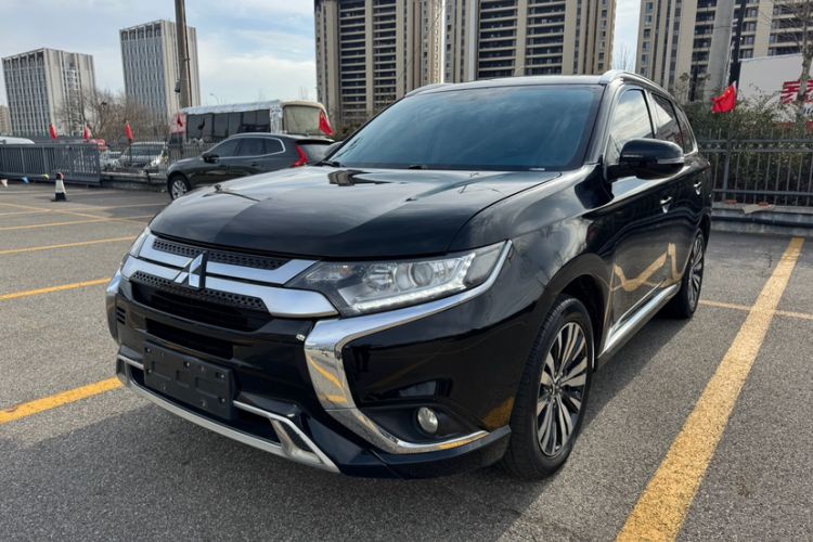 Used Mitsubishi Outlander 2021 2.0L Two-Wheel Drive Comfort Edition 7 Seats