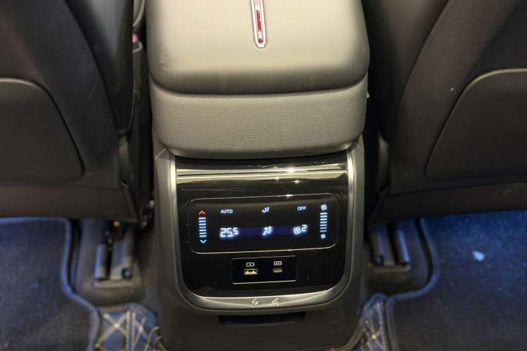 Used Hongqi HS7 PHEV 2024 2.0T PHEV Four-Wheel Drive Flagship Edition 7 Seats