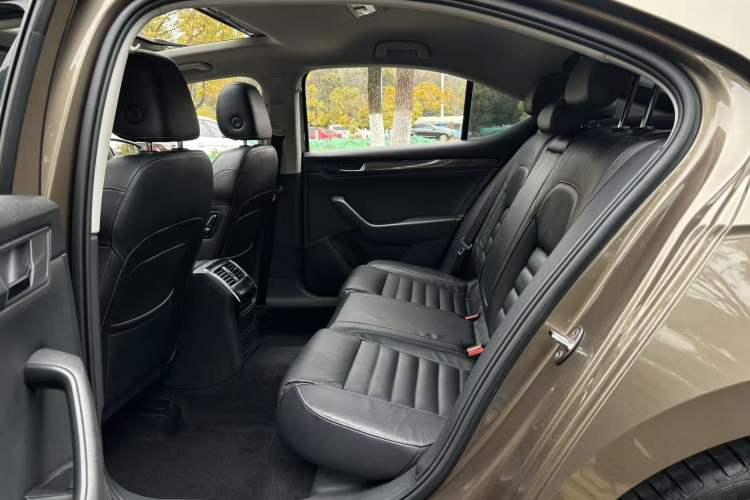 Used Skoda Superb 2016 TSI330 DSG Smart Drive Edition
