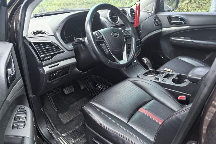 Used BYD S7 2015 2.0T Automatic Prestige Model
