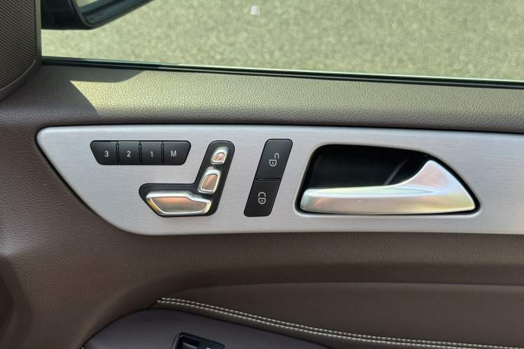 Used Mercedes-Benz GLS 2018 Facelift GLS 320 4MATIC
