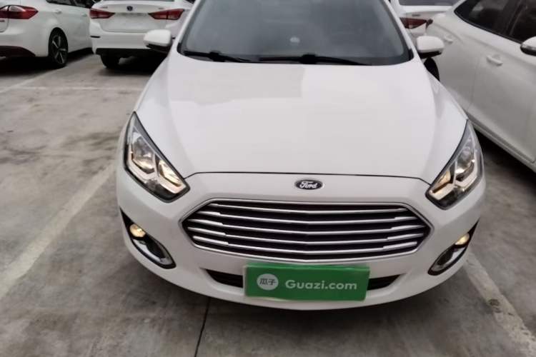 Used Ford Escort 2015 1.5L Automatic Fashion Model
