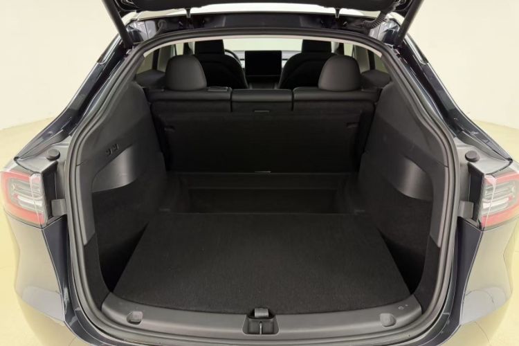 Used Tesla Model Y 2024 Rear-Wheel-Drive Version
