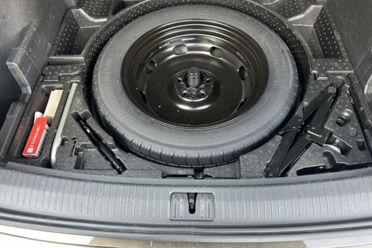 Used Volkswagen Tiguan L 2021 280TSI Automatic Two-Wheel Drive Smart Edition
