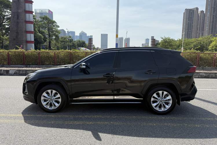 Used Toyota Wildlander 2022 2.0L CVT Two-Wheel Drive Leading Edition