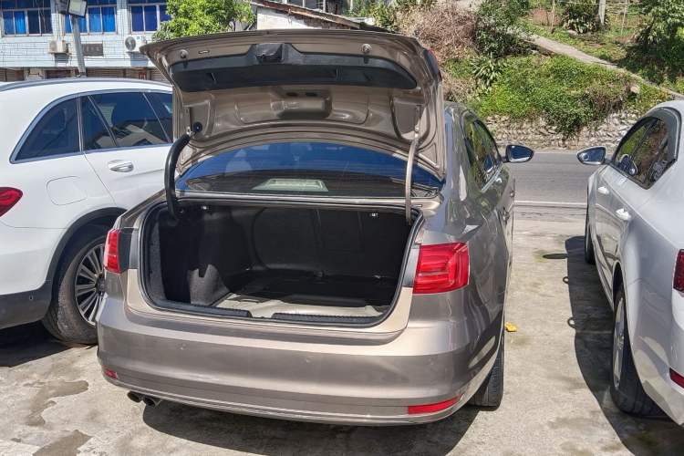 Used Volkswagen Sagitar 2016 230TSI 25th Anniversary Edition
